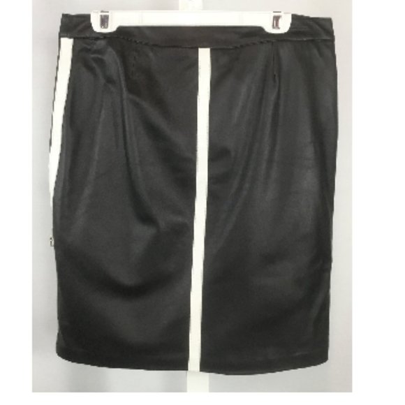 Danier Black & White Leather Skirt (nearly new) - Picture 3 of 3